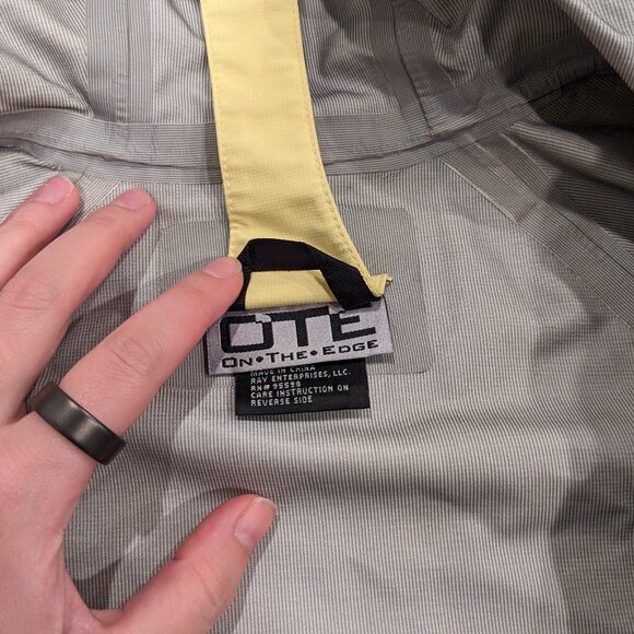 On The Edge Rip Stop Fully Water Proof Rain Jacket Size Large - Picture 4 of 5